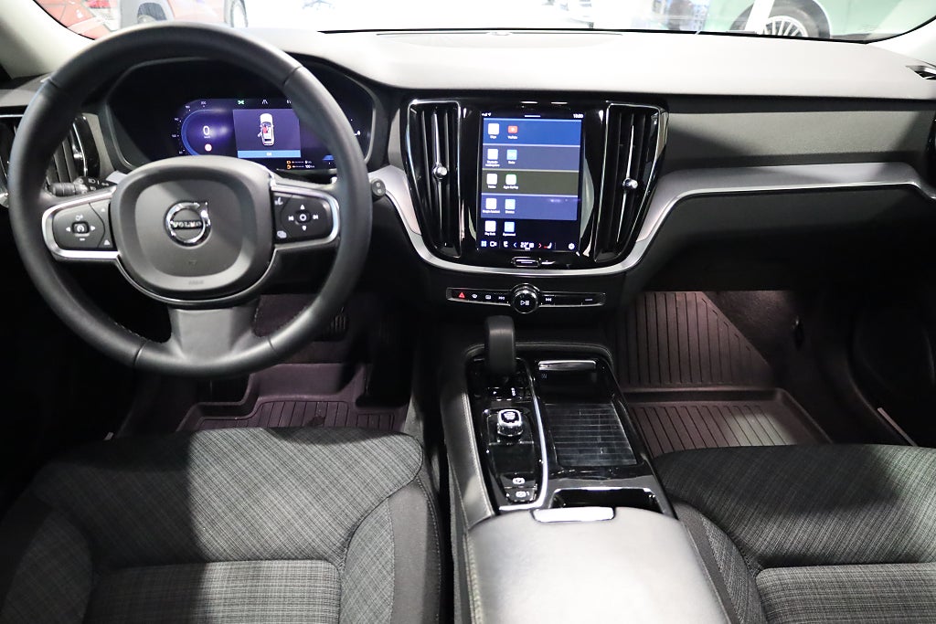 Volvo V60 Recharge T6 350hk AWD Core Edition Aut Drag Leasbar