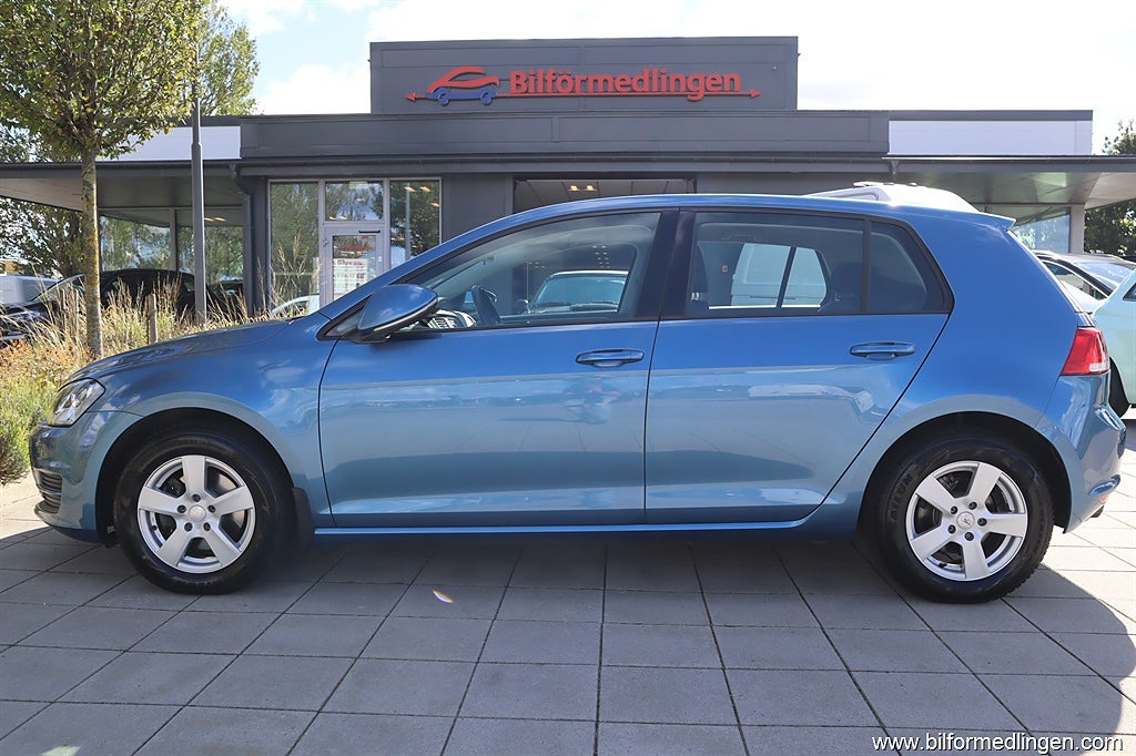 Volkswagen Golf 1.2 TSI BMT 5-door 105hk 1 ägare Svensksåld Backkamera
