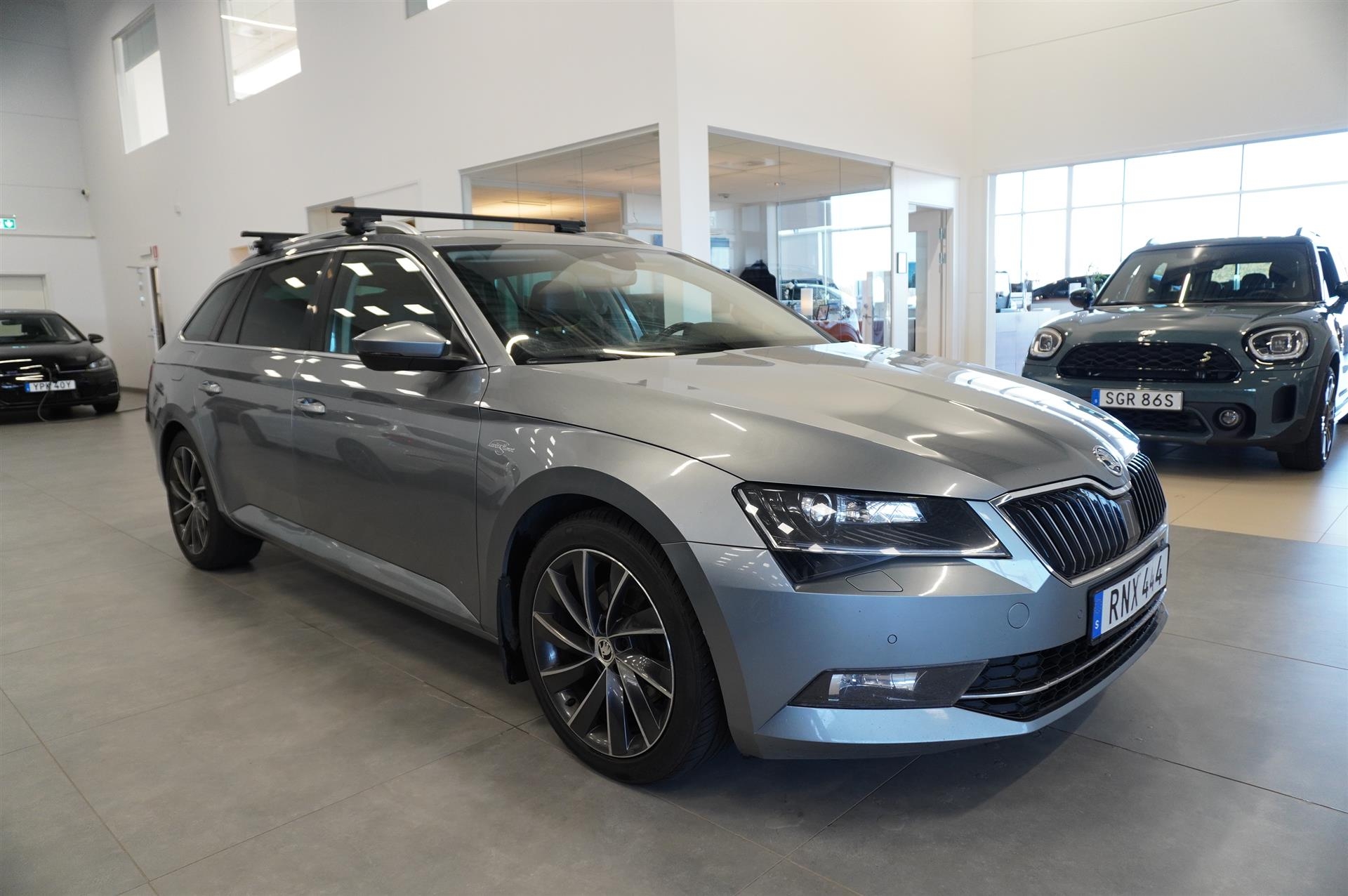 Skoda Superb 2.0 TDI SCR 2016, kuva 4/10