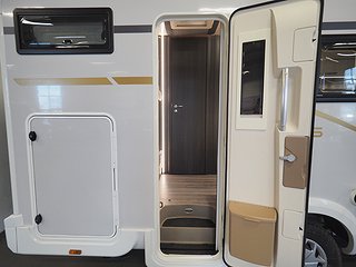 Husbil-halvintegrerad CI Magis 74 XT 8 av 23