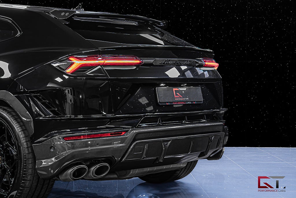 Lamborghini Urus Performante 60th Anniversary MOMS Full Carbon Akrapovic