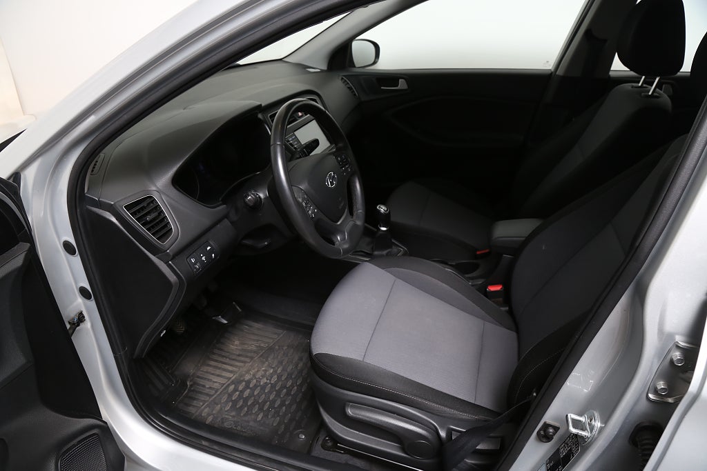 Hyundai i20 1,2 84hk Trend 5D Keyless CarPlay B-Kamera Motorv 2020