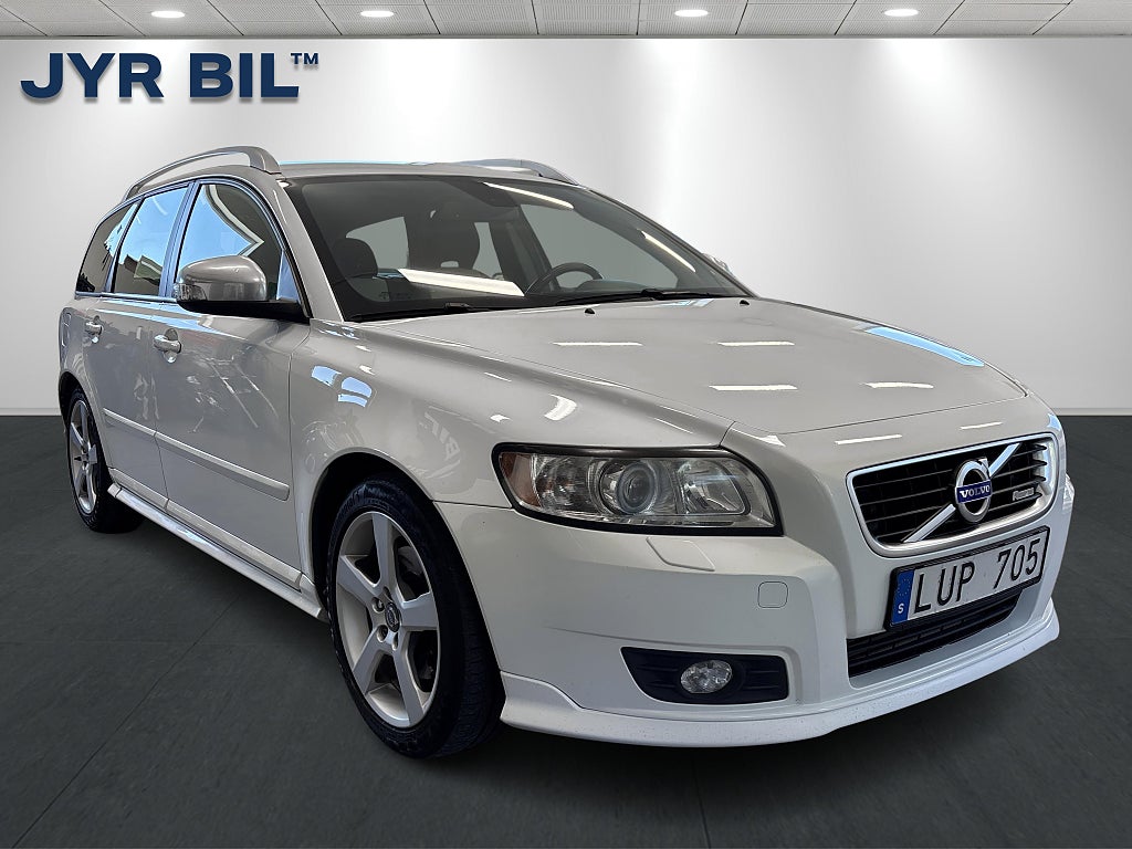 Volvo V50 D4 Momentum, R-Design Drag / Bluetooth / Kamrembytt