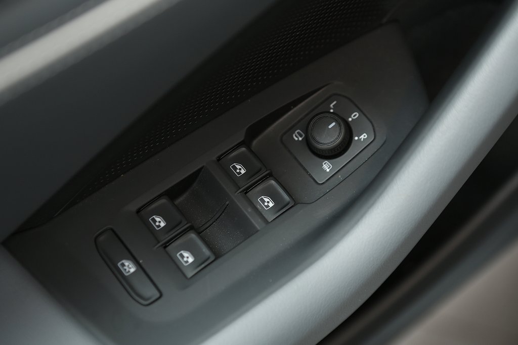 Volkswagen Passat Sportscombi 1,5 eTSI Business Värmare Drag 2025