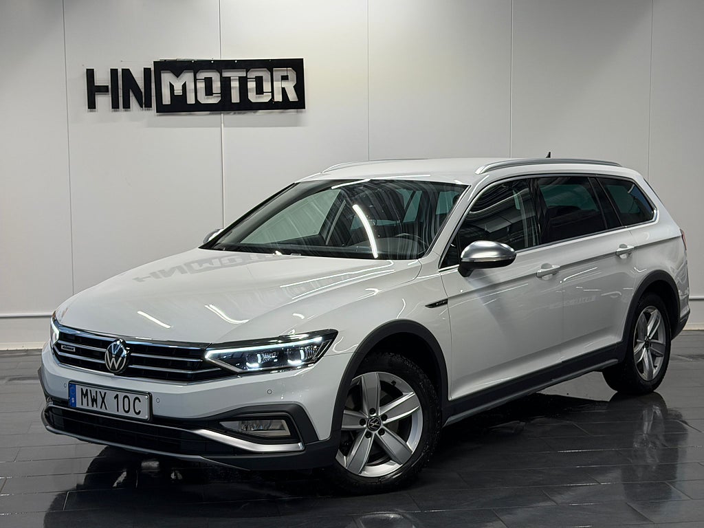 Volkswagen Passat Alltrack 2.0 TDI 4M |MOMS|1Ägare|CarPlay|BKam|Värmare|