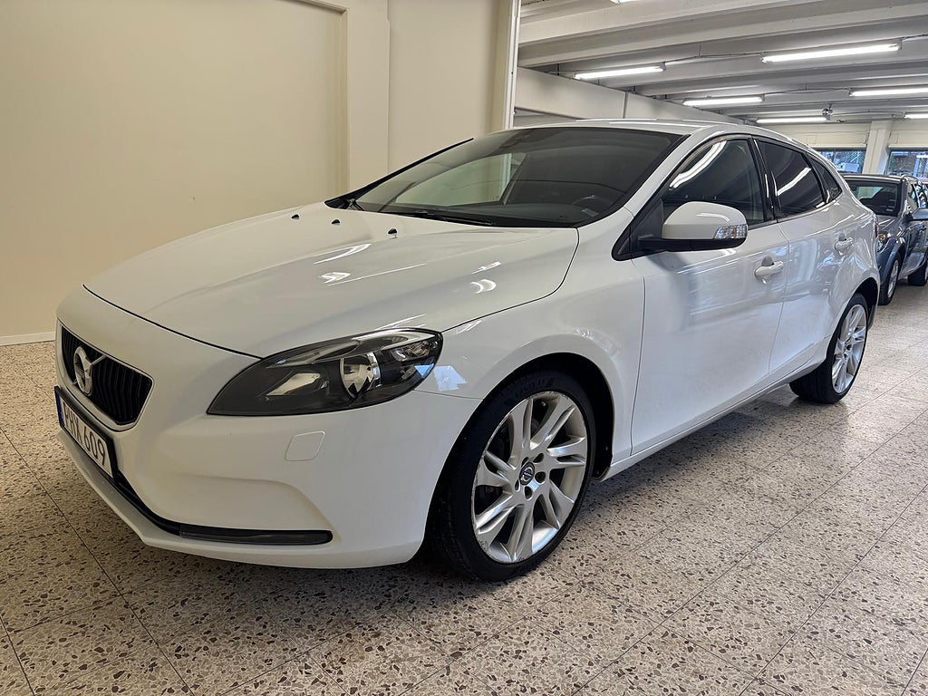 Volvo V40 T2 122hk / VOC / Värmare / Sensorer