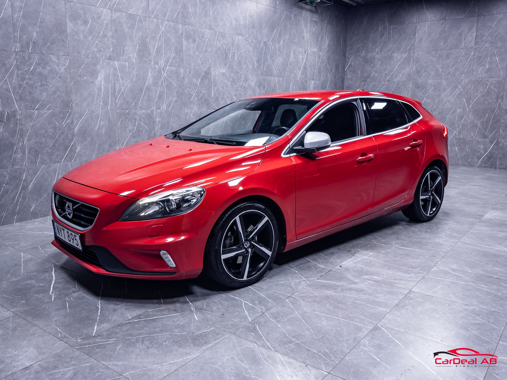 Volvo V40 2016, photo 3/57