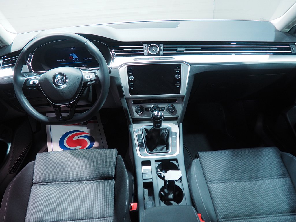 Volkswagen Passat Sportscombi 1.4 TSI 150hk Drag Värmare 2018