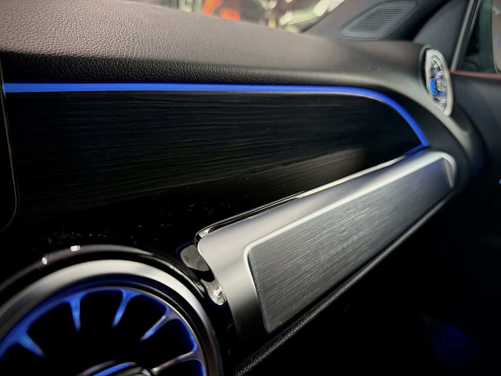 Mercedes-Benz GLB 200 AMG Premium 7 sits Värmare Glastak Drag - bild 22