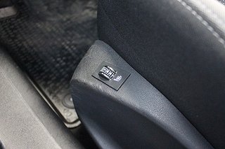 Halvkombi Peugeot 208 12 av 18