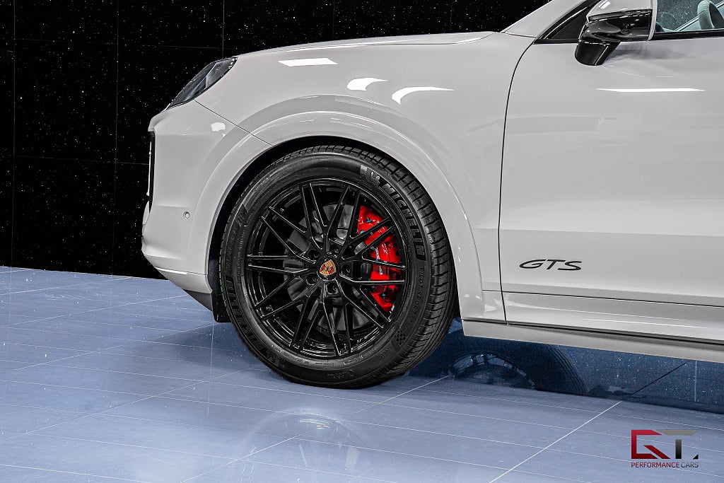 Porsche Cayenne GTS Coupé MOMS Sp-Design 21" PassDisplay Dragkrok Pano