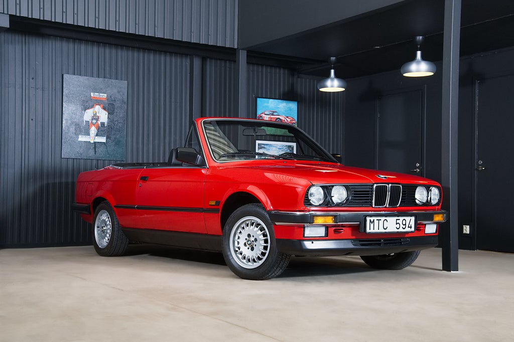 BMW 325I E30 Cabriolet/ Svensksåld / 4250mil