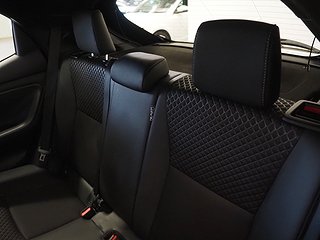 Halvkombi Toyota Yaris 13 av 21