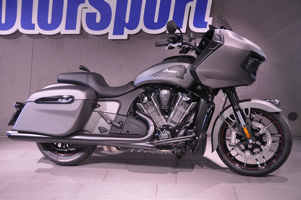 Indian CHALLENGER DARKHORSE