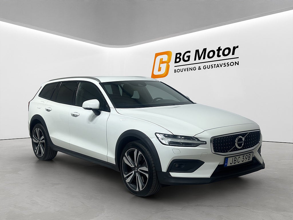 Volvo V60 Cross Country D4 190HK AWD Aut Momentum Drag/Värmare/Backkamera