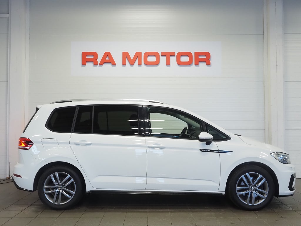 Volkswagen Touran 1.5 TSI 150hk DSG R-Line | 7-sits | Pluspaket | 2021