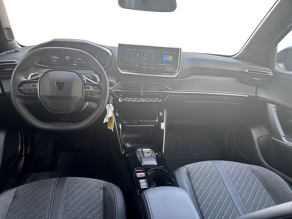 Bild på Peugeot 2008 Allure 1.2 PT 130hk B-KAMERA CARPLAY