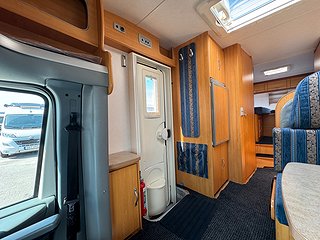 Husbil-halvintegrerad LMC Liberty TI 708 4 av 18