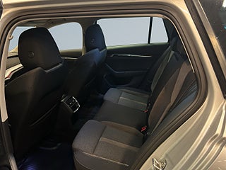 Skoda Octavia Scout 2.0 TDI SCR Rattvärme/Backkamera/Adaptiv Fart/Drag/SoV – bild 13