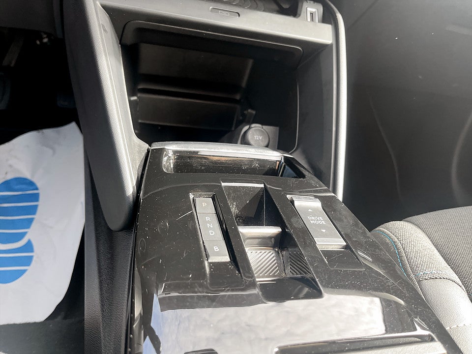 Bild på Citroën e-C4 Shine 50kWh 136hk Aut CARPLAY P-SENSORER