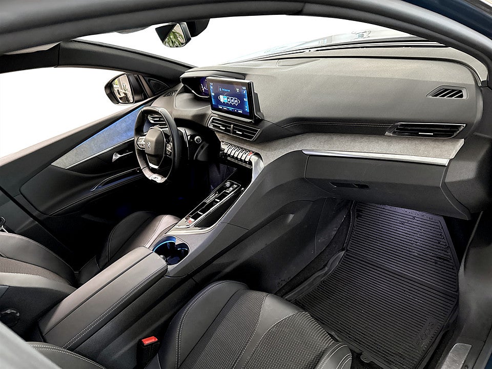 Bild på Peugeot 5008 GT 1.2 PT 130hk Aut 7-SITS B-KAMERA CARPLAY