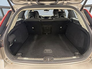Volvo V60 D4 AWDGeartronic Momentum Adv VOC/S&V-Hjul/ Drag/Dvärm – bild 12