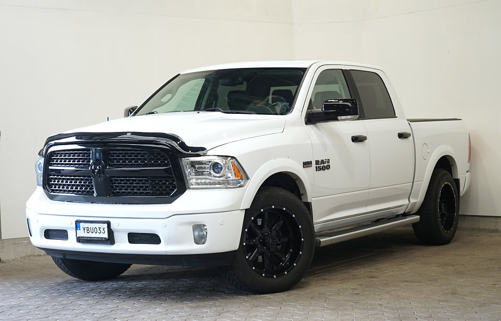 RAM 1500 5.7 V8 HEMI 4x4 Laramie Luftfjädring Alpine 395hk