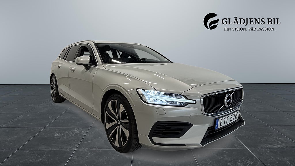 Volvo V60 T8 AWD Inscription H/K Skinn Pano Drag Navi Carplay VOC