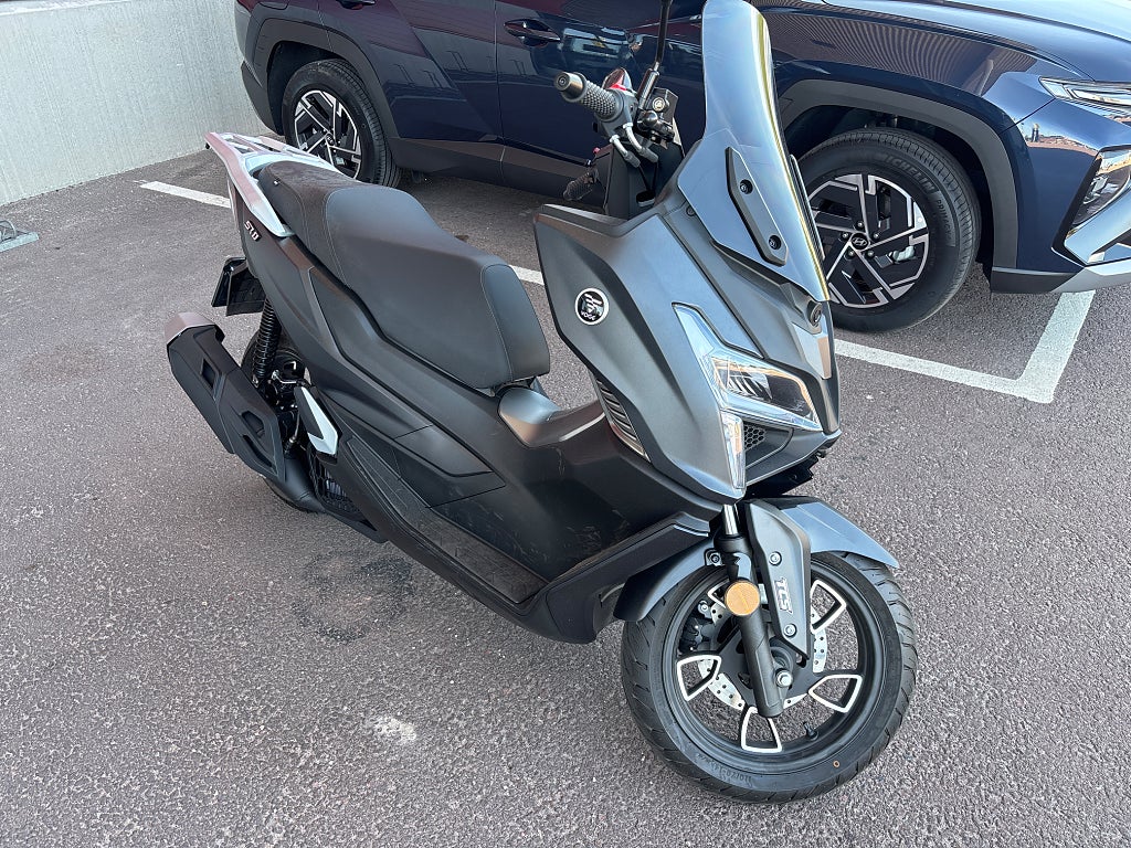 Voge SR1 125