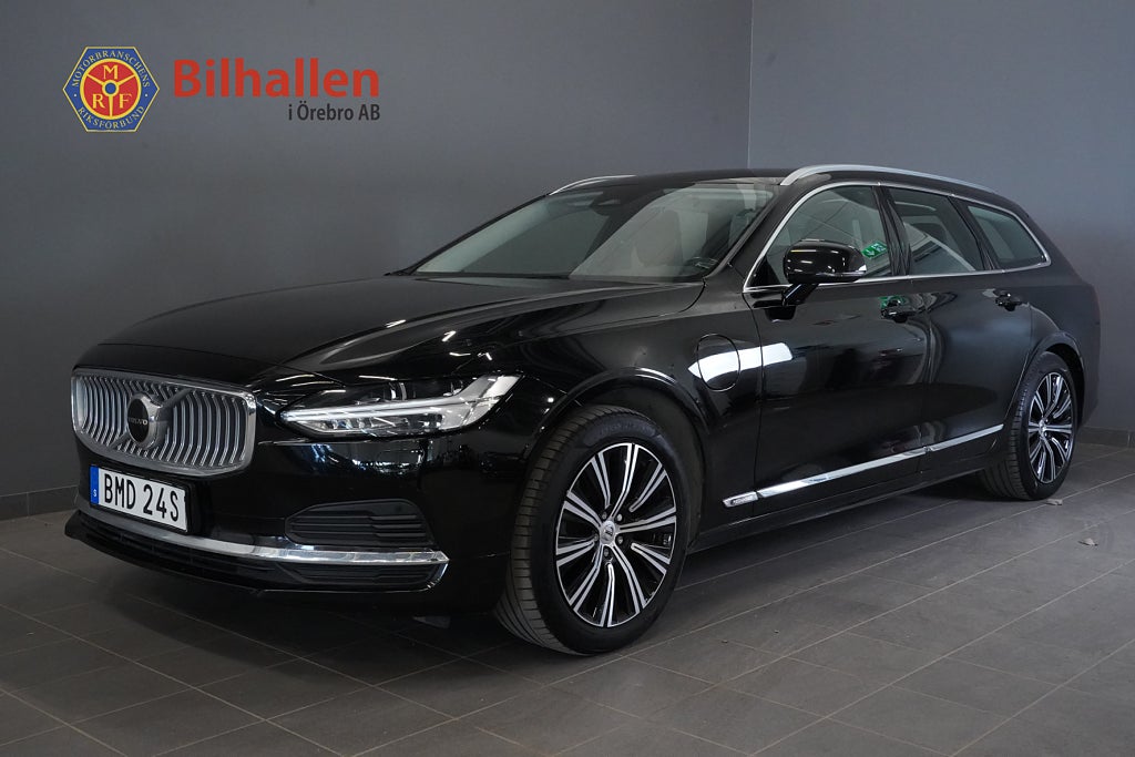Volvo V90 Recharge T6 AWD Core /Komfortstol Läder Kamera Drag VoC