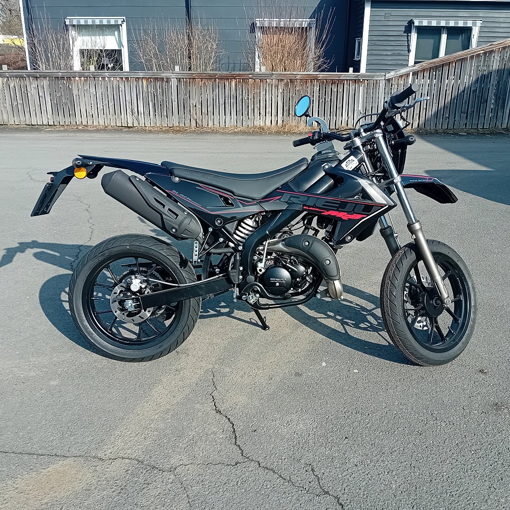 Rieju MRT 50  Black Series €5