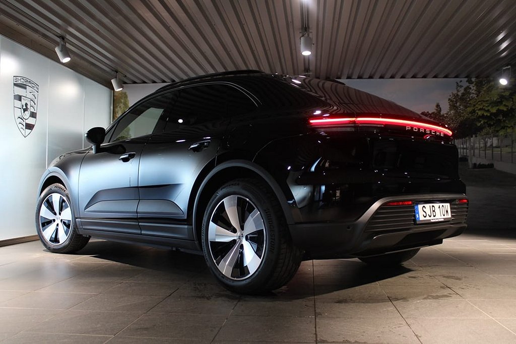 Porsche Macan 4 Electric