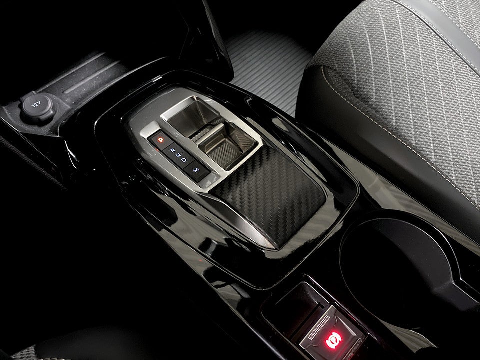 Bild på Peugeot 2008 Allure 1.2 PT 130hk B-KAMERA CARPLAY