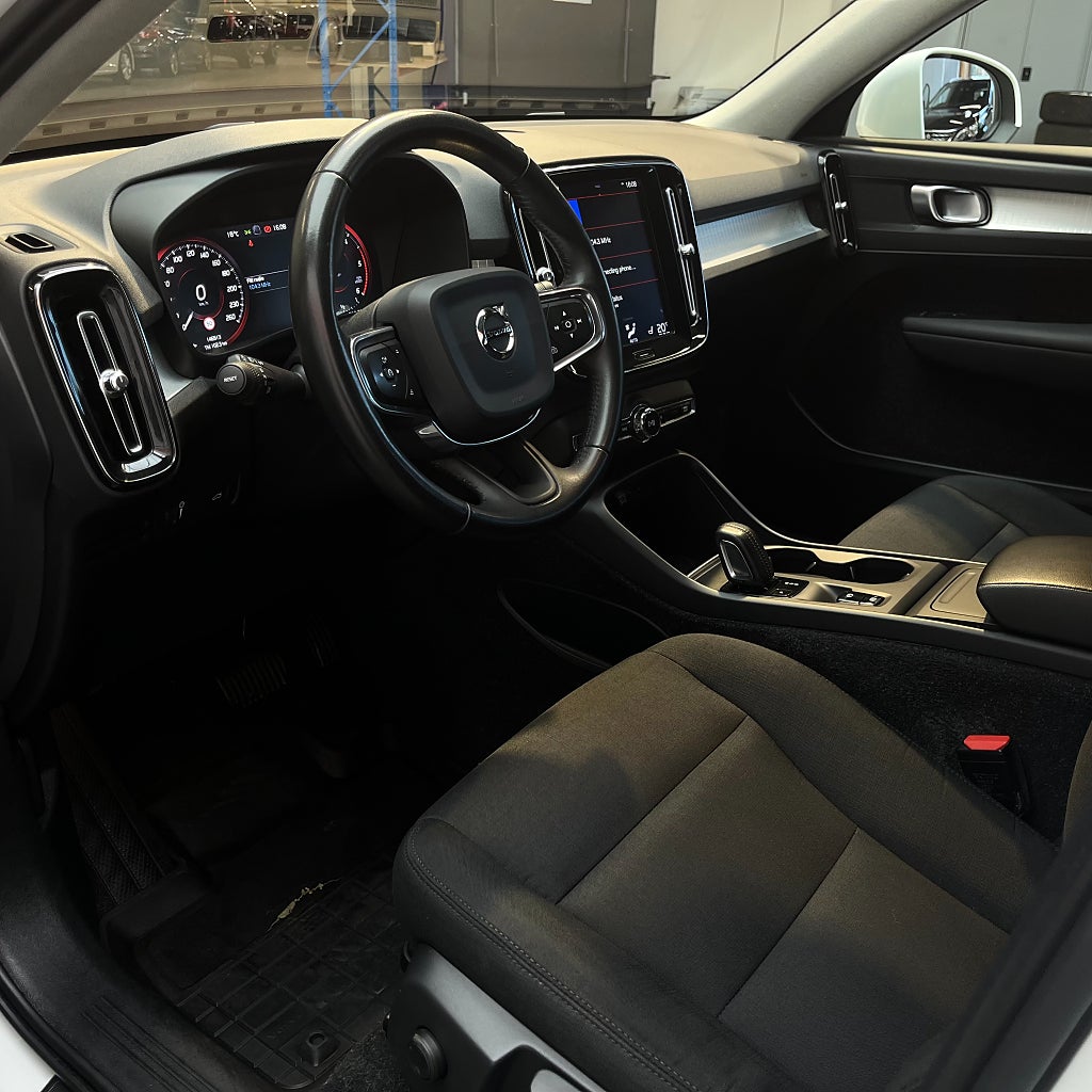 Volvo XC40 D3 AWD Aut Momentum Värmare Drag VOC