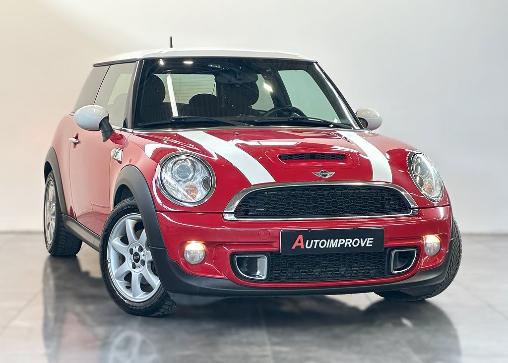 MINI Cooper S 184HK 3-DÖRRARS CHILI NYBESIKTGAD KAMKEDJA NAVI 