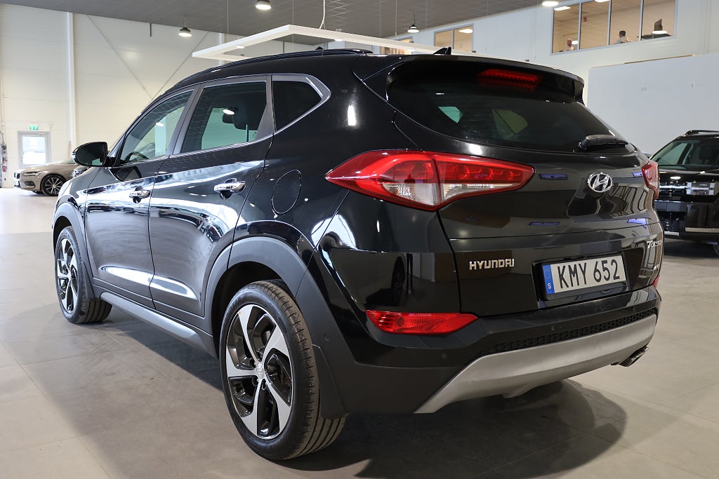 Hyundai Tucson 2.0 CRDi 4WD Premium Pano Navi Kamera M-Värme Läder