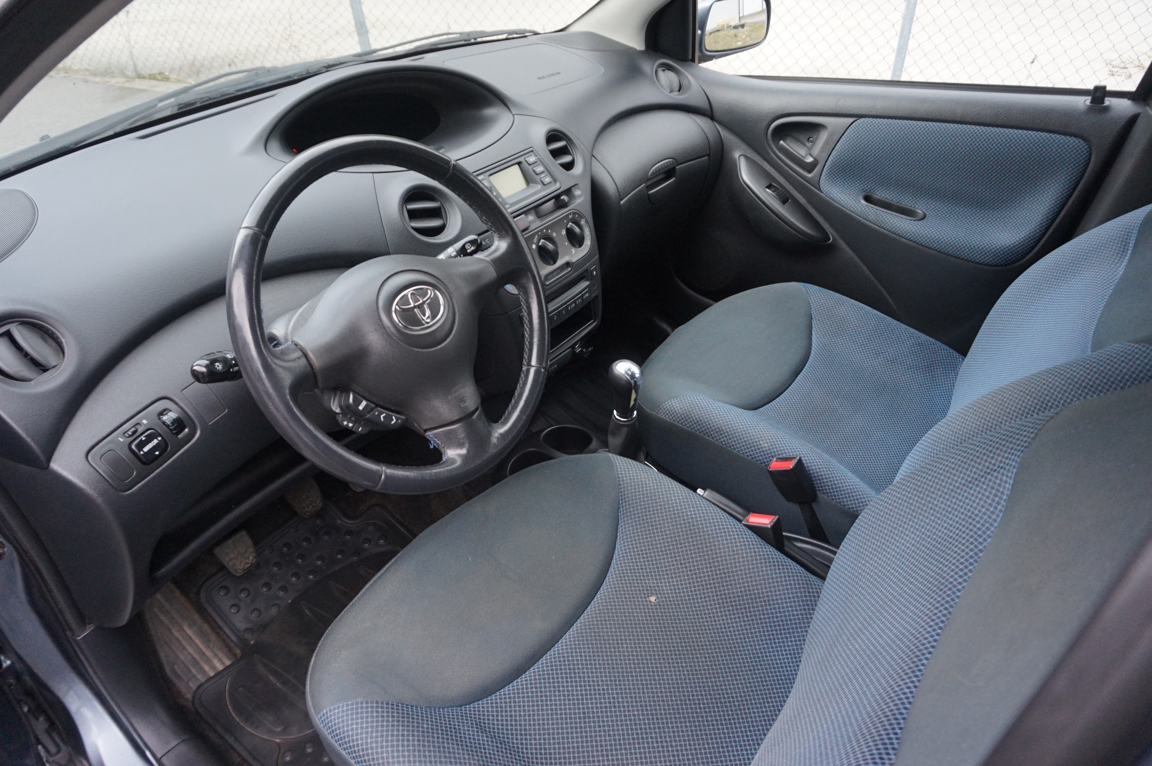 Toyota Yaris 5-dörrar 1.0 VVT-i 65hk 2006, bild 6/35