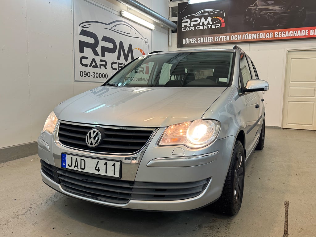 Volkswagen Touran 5-sätes 2.0 EcoFuel Conceptline/FullServad/NyBesiktad