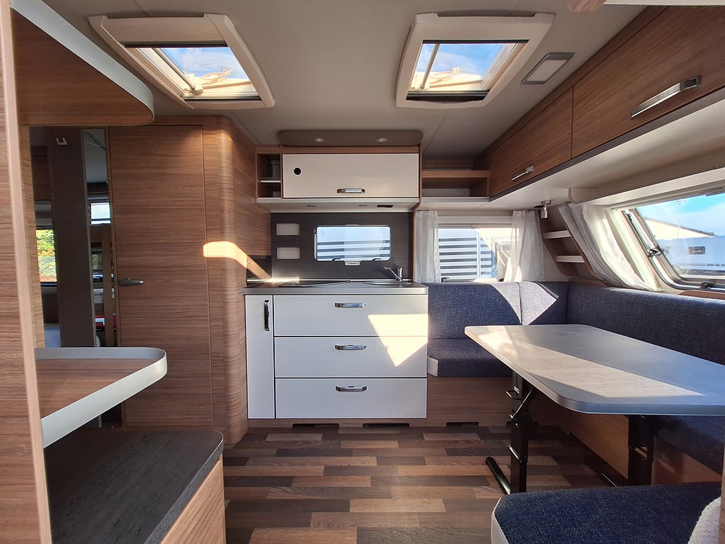 Weinsberg Cara One 550 UK Barnkammare: 3 Bäddar, Tält -24