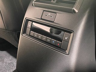 SUV Mazda CX-80 14 av 26
