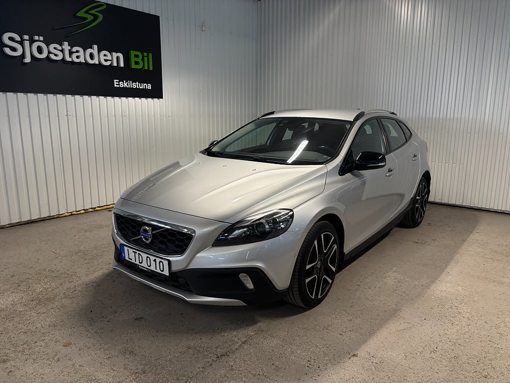 Volvo V40 Cross Country D2 Powershift Momentum Drag Navi Bluetooth 