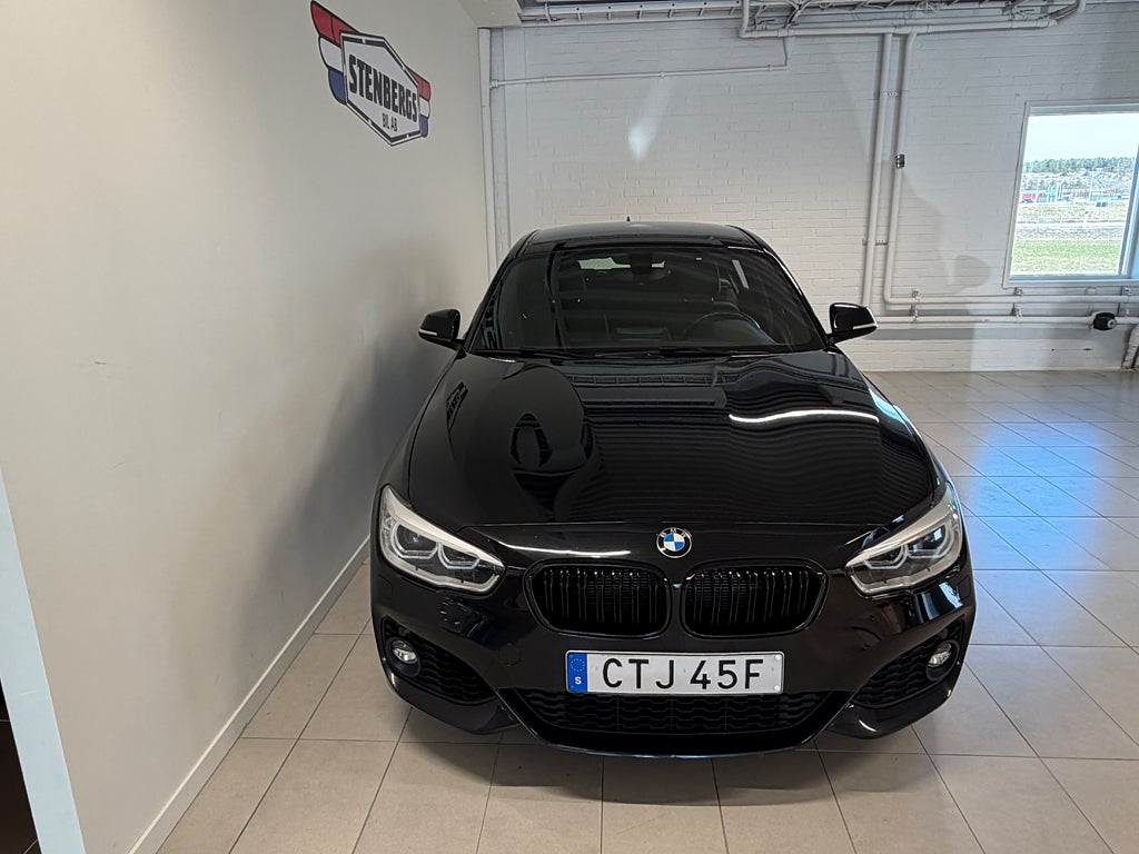 BMW 118I 5-dörrars M Sport S+V Hjul Skinn Ränta 4,95% thumbnail
