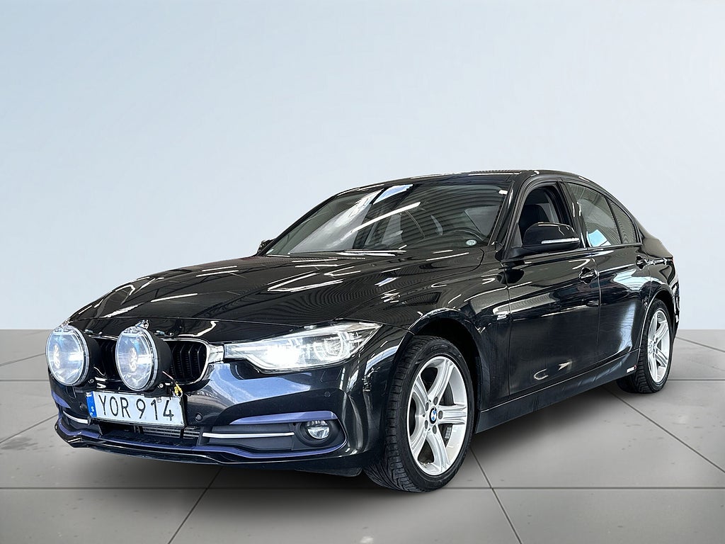 BMW 320D xDrive Steptronic Sport line S&V-hjul/Drag/Mvärm/Navi