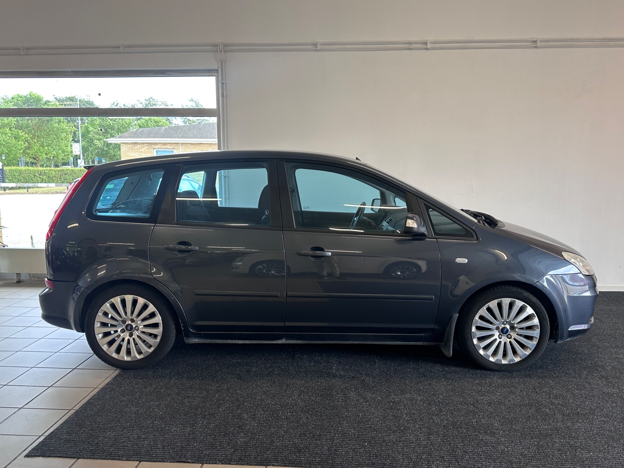 Ford C-Max 2010, photo 6/49