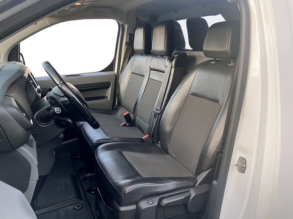 Bild på Peugeot Expert PRO+ 2.0 BlueHDi 180hk Aut L3 B-KAMERA