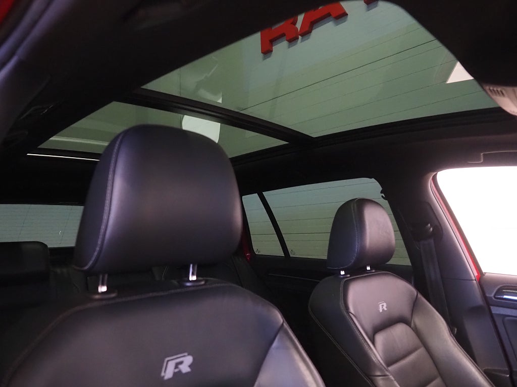 Volkswagen Golf SC R 2.0 TSI 300hk DSG 4M | Pano | Skinn | Dynaudio | 2017