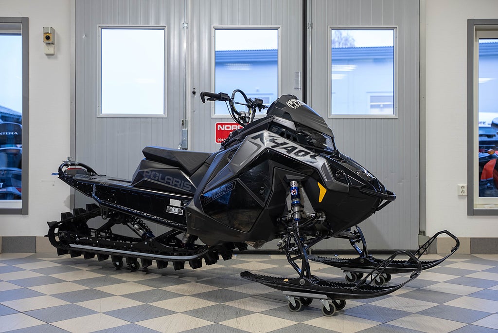 Polaris 850 RMK Khaos 146" *7S Display & Non slip* 