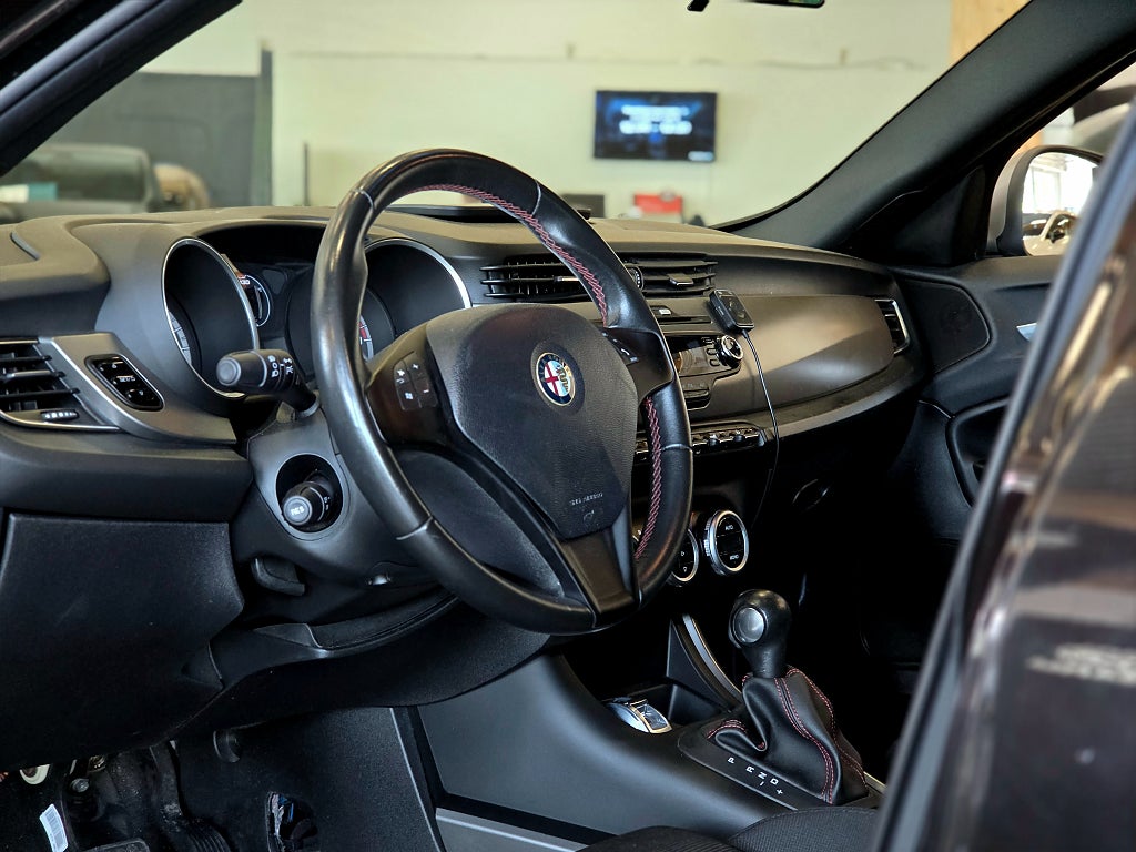 Alfa Romeo Giulietta 1.4 TB 16V MultiAir 170 Hk Aut/Veloce/ 3,45% ränta