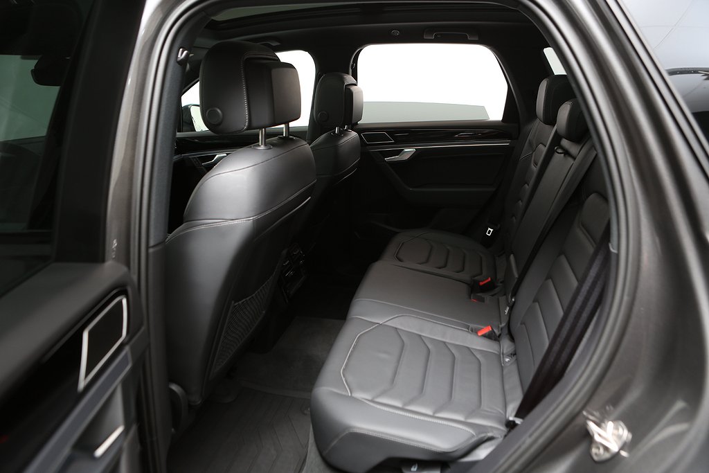 Volkswagen Touareg TDI 286hk 4M R-Line Black Se Spec! VAT 2025