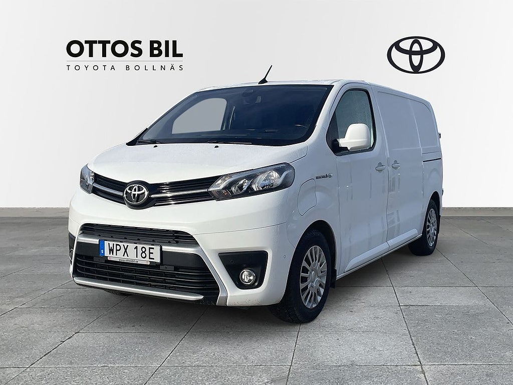 Toyota ProAce Electric 75 kWh, 136hk - Comfort Plus Medium 2 dörrar / V-hjul, 